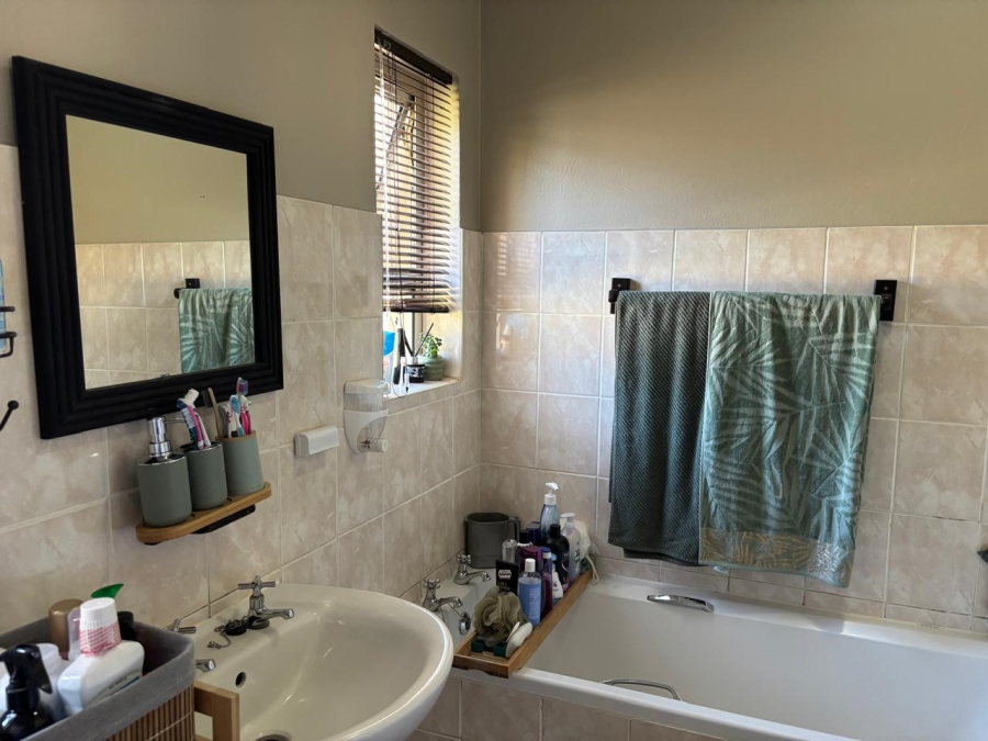 4 Bedroom Property for Sale in Sydenham Eastern Cape